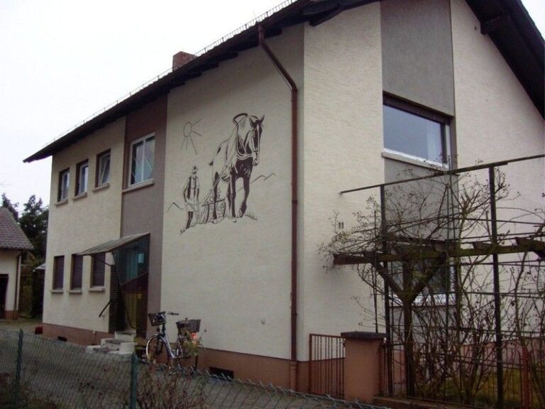 Großes freistehendes 2-Familienhaus in St. Leon-Rot