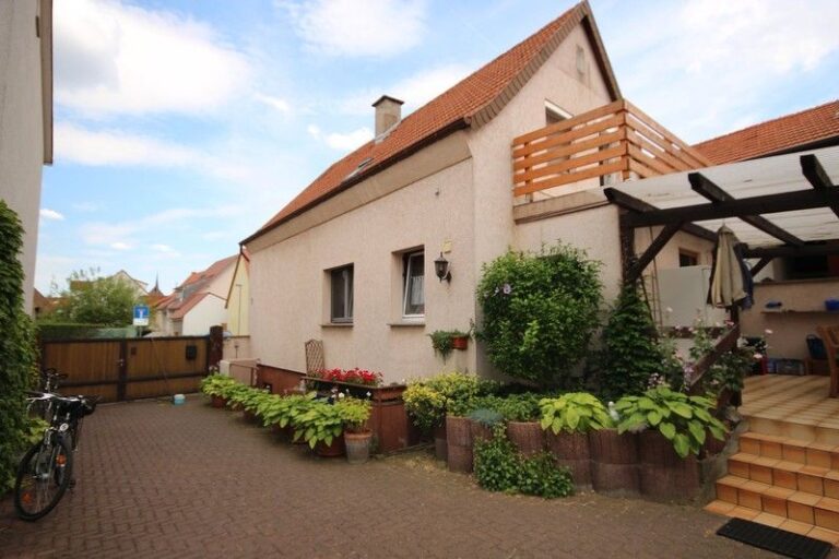 Kleines Einfamilienhaus freistehend mit Potenzial